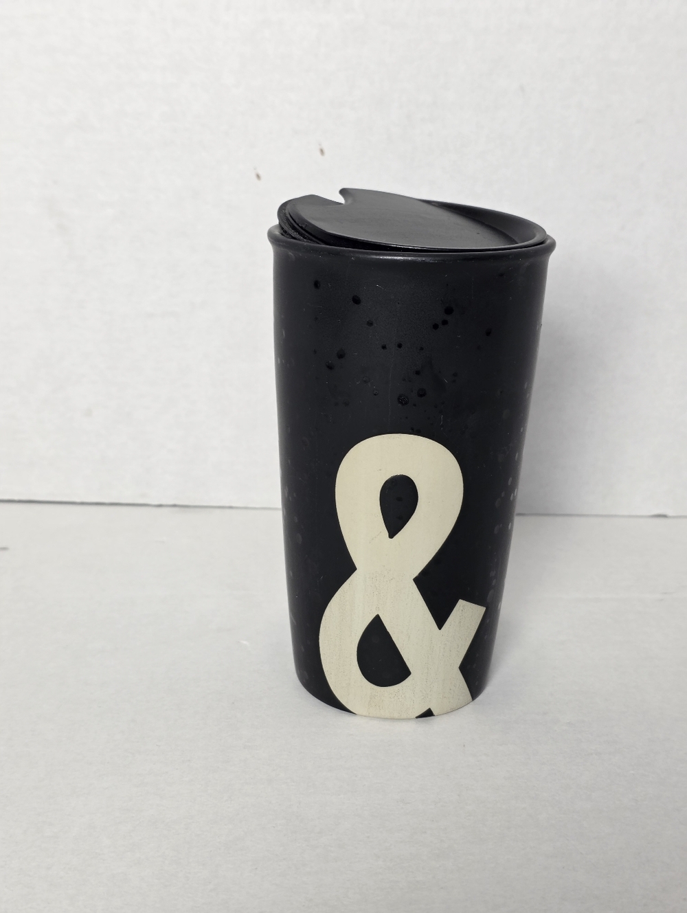 StarBucks 12 OZ Travel Mug Creamic Travel Tumbler Black Speckeled & Tan Symbol